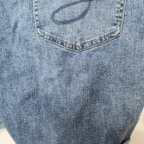 Seven7 Jean Bermuda Shorts Distressed Size 16 Light Blue Wash - Picture 5 of 9